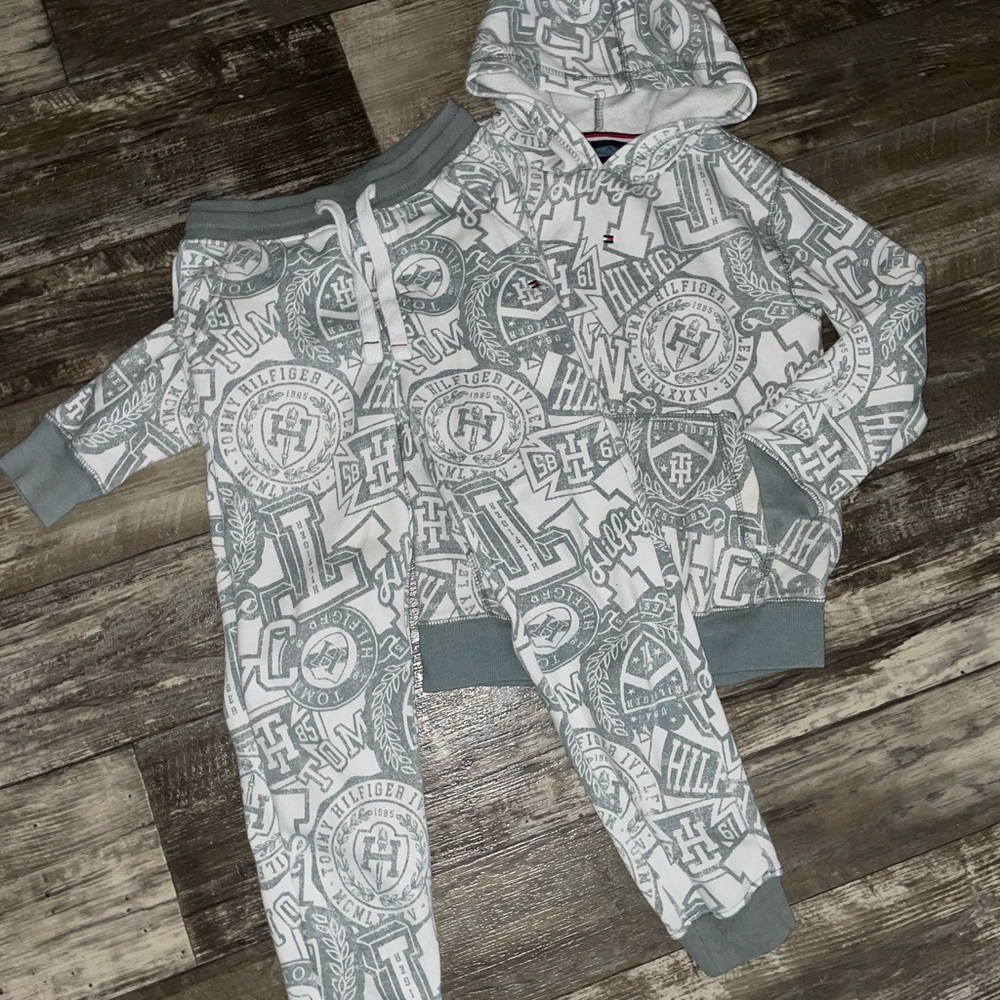 ❌SOLD‼️Tommy Hilfiger Kids' Logo Hoodie Set - Gray